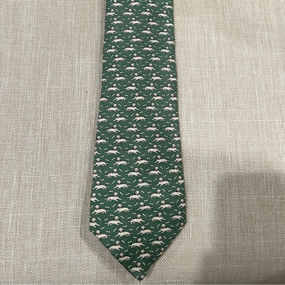 Vineyard Vines Golden RetrieverEnglish Cream or Lab with Bones Green Tie - Picture 3 of 4